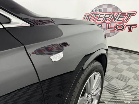 Used 2024 Cadillac XT6 Premium Luxury w/ Technology Package AWD/4WD image 33
