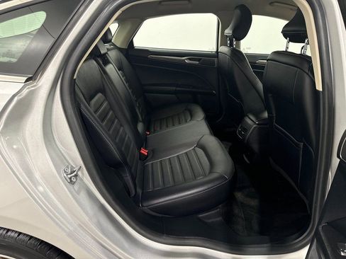 Used 2018 Ford Fusion SE w/ Fusion SE Technology Package image 25