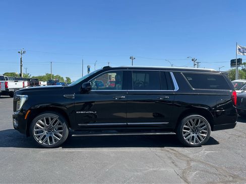 Used 2025 GMC Yukon XL Denali Ultimate w/ LPO, Floor Liner Package AWD/4WD image 1