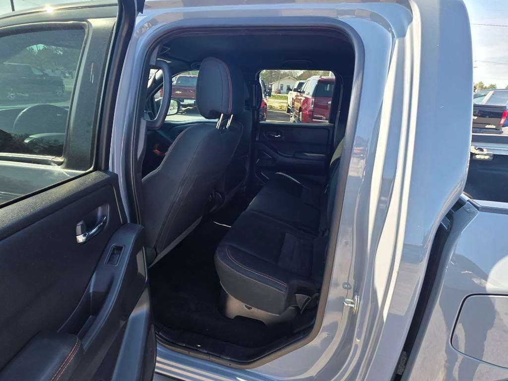Used 2023 Nissan Frontier Pro-X w/ Pro Convenience Package RWD image 8