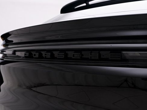 Used 2025 Porsche Cayenne GTS image 24