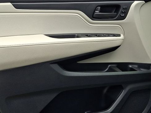 Used 2025 Honda Odyssey EX-L image 14