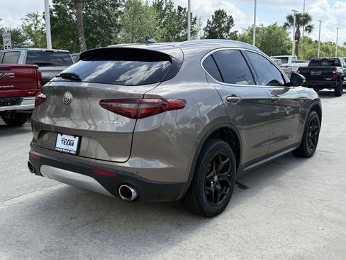 Used 2019 Alfa Romeo Stelvio image 5