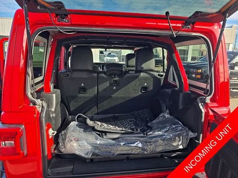 Used 2022 Jeep Wrangler Unlimited Sahara image 7