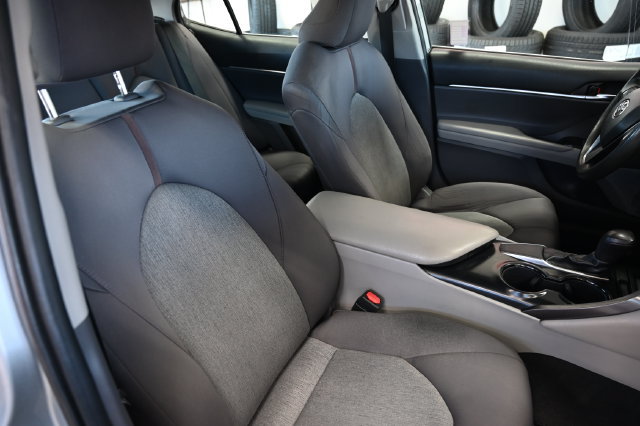Used 2019 Toyota Camry LE FWD image 9