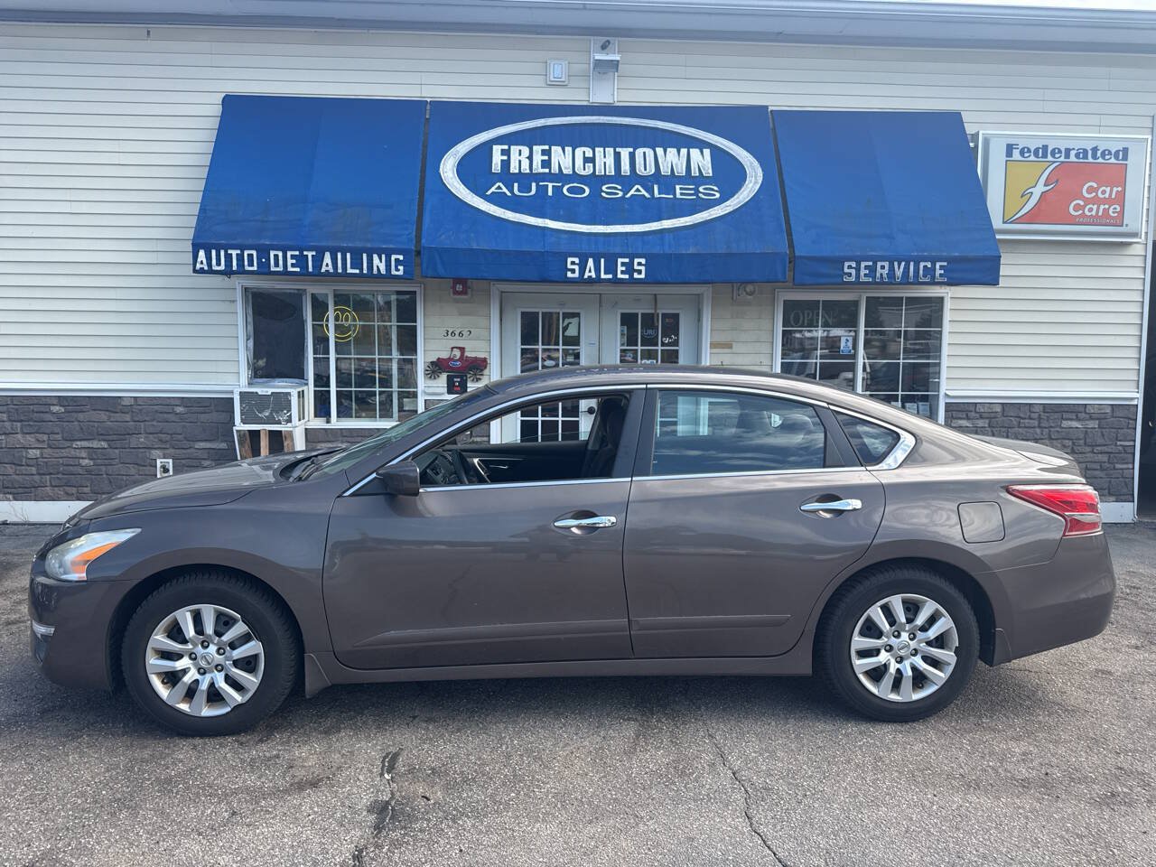 Used 2013 Nissan Altima 2.5 S FWD image 1