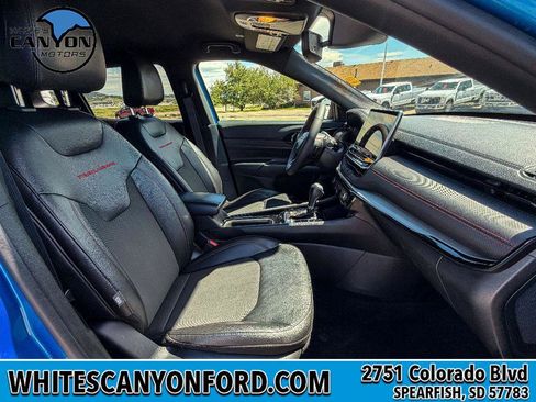 Used 2025 Jeep Compass Trailhawk AWD/4WD image 13