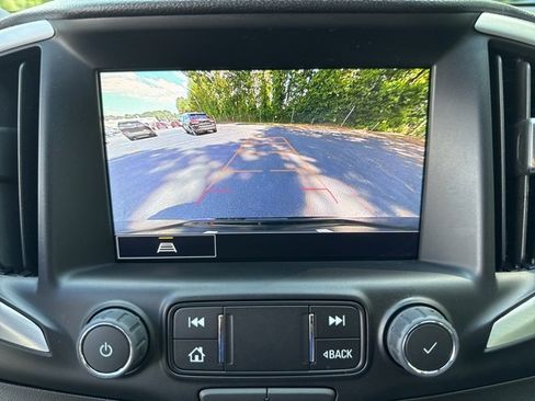 Used 2024 GMC Terrain SLT image 18