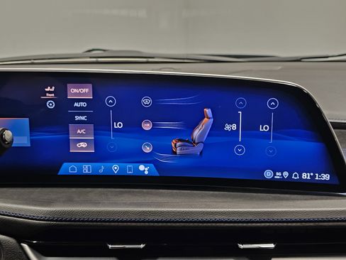 Used 2025 Cadillac XT4 Sport image 26