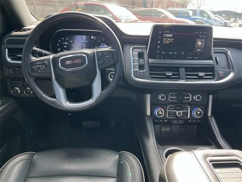 Used 2023 GMC Yukon XL SLT image 15