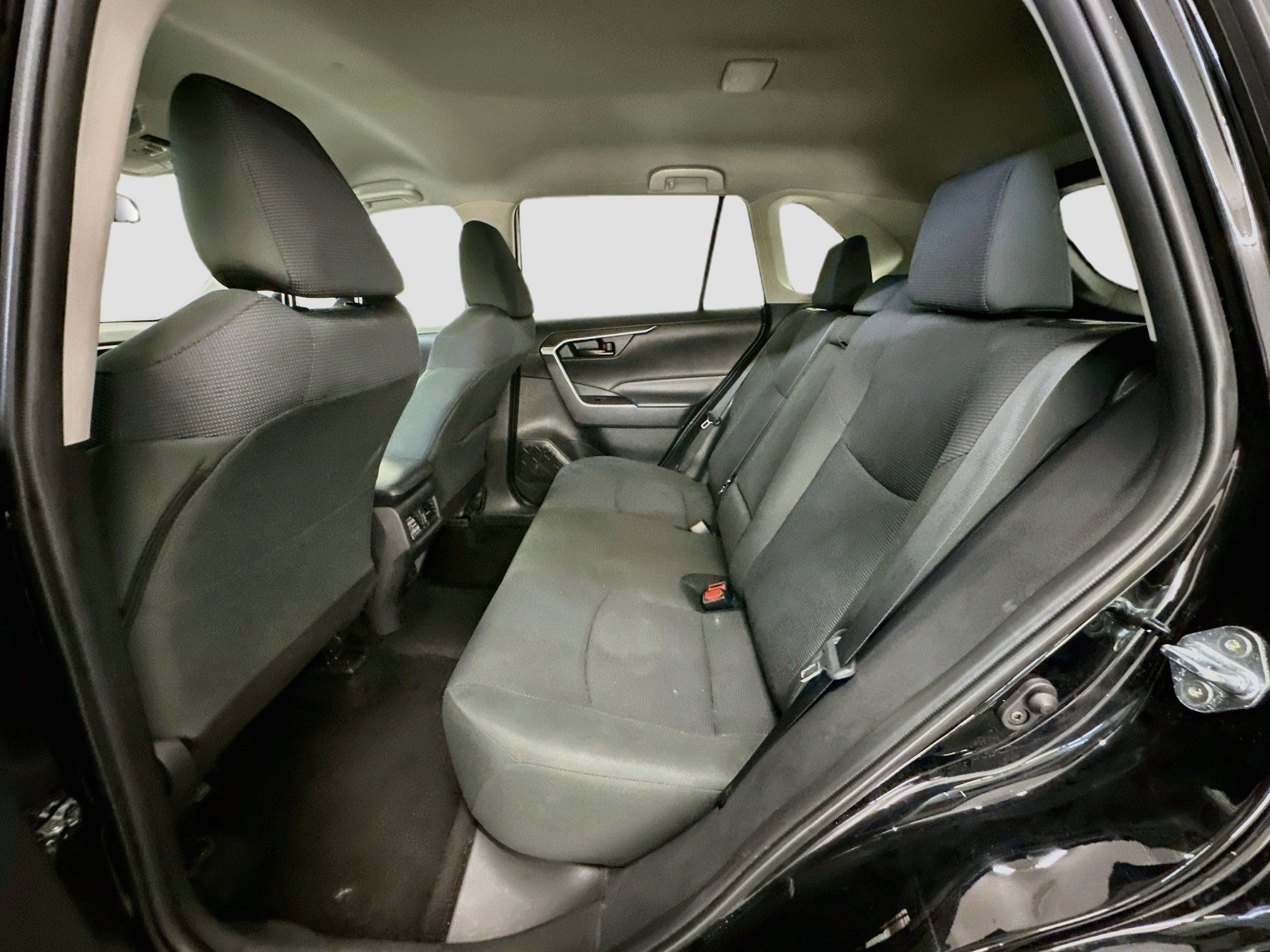 Used 2025 Toyota RAV4 LE AWD/4WD image 29