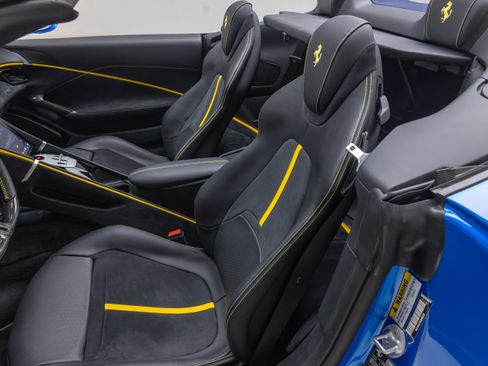 Used 2026 Ferrari Roma Spider RWD image 44