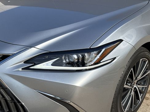 Used 2022 Lexus ES 350 w/ Premium Package FWD image 6
