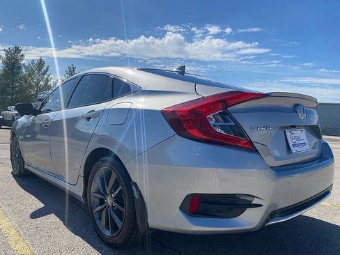 Used 2019 Honda Civic EX image 5