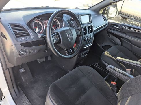 Used 2019 Dodge Grand Caravan SE image 22