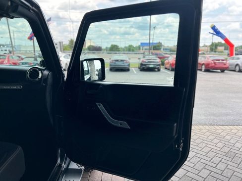 Used 2013 Jeep Wrangler Unlimited Sahara w/ Max Tow Pkg AWD/4WD image 50
