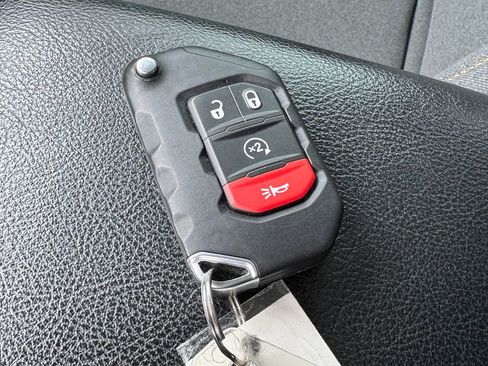 Used 2024 Jeep Wrangler Unlimited Sport AWD/4WD image 32