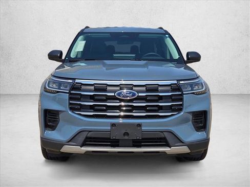 New 2026 Ford Explorer Active RWD image 6
