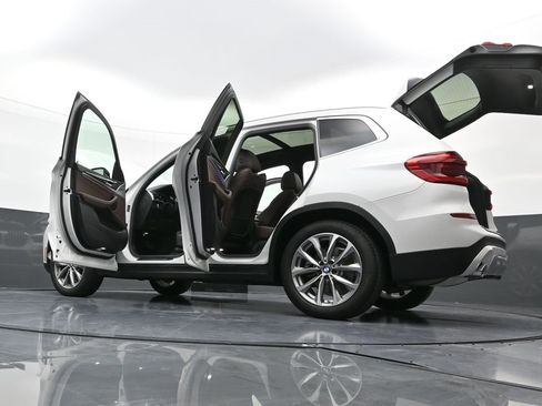 Used 2020 Ford Escape Titanium image 25