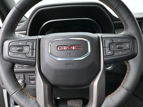 Used 2023 GMC Yukon XL AT4 w/ AT4 Premium Plus Package AWD/4WD image 19