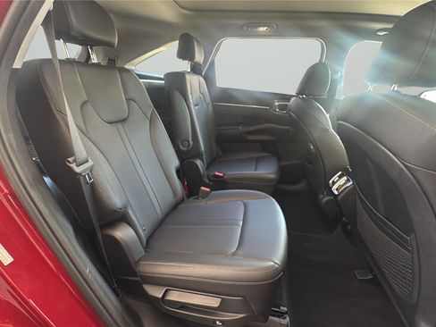 Used 2023 Kia Sorento SX AWD/4WD image 13