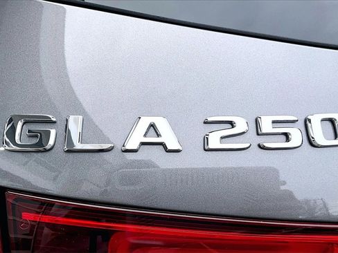 Certified 2023 Mercedes-Benz GLA 250 4MATIC image 33