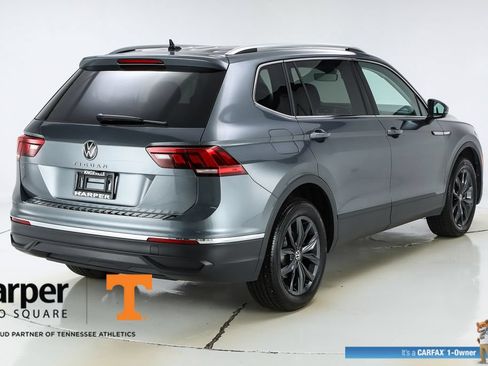 Used 2024 Volkswagen Tiguan SE w/ Panoramic Sunroof Package FWD image 9