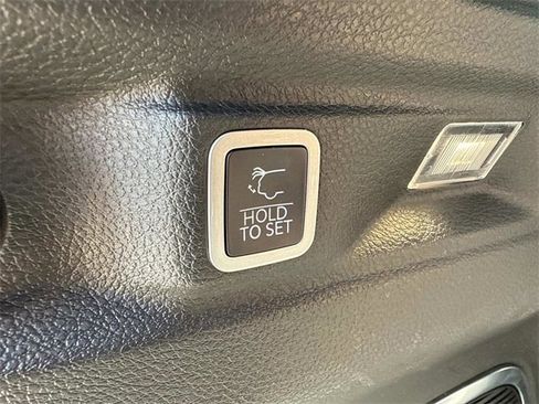 Used 2023 Jeep Grand Cherokee L Limited w/ Trailer Tow Group (B) image 15