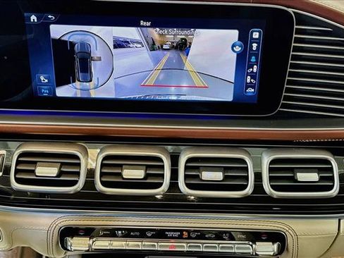 Used 2024 Mercedes-Benz Maybach GLS 600 4MATIC image 14