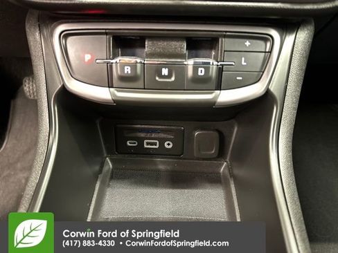 Used 2023 GMC Terrain AT4 image 9