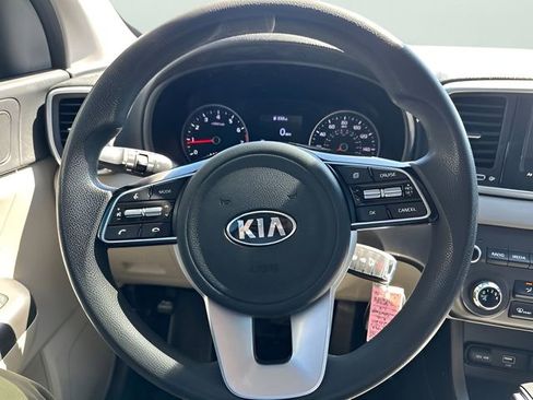 Used 2020 Kia Sportage LX AWD/4WD image 15