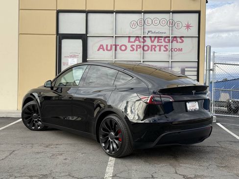Used 2023 Tesla Model Y Performance image 7
