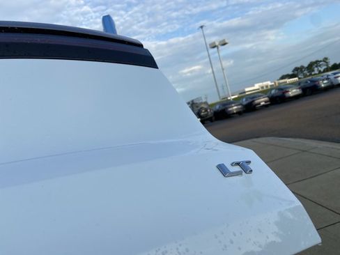 Used 2024 Chevrolet Traverse LT FWD image 53