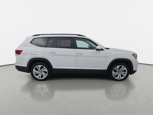 Used 2022 Volkswagen Atlas SE image 2