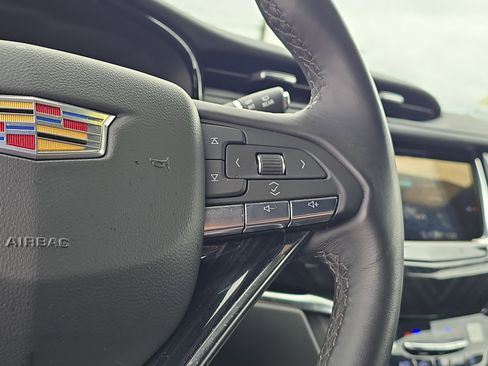 Certified 2025 Cadillac XT6 Premium Luxury image 27