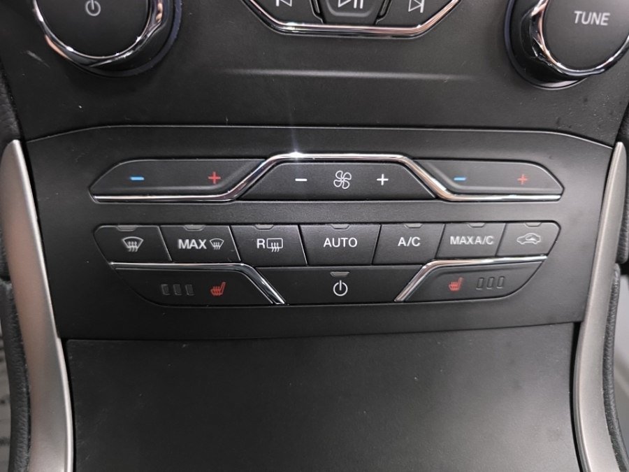 Used 2019 Ford Edge SEL w/ Equipment Group 201A AWD/4WD image 19
