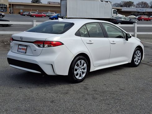 Used 2020 Toyota Corolla LE image 6