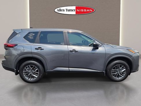 Used 2025 Nissan Rogue S FWD image 5