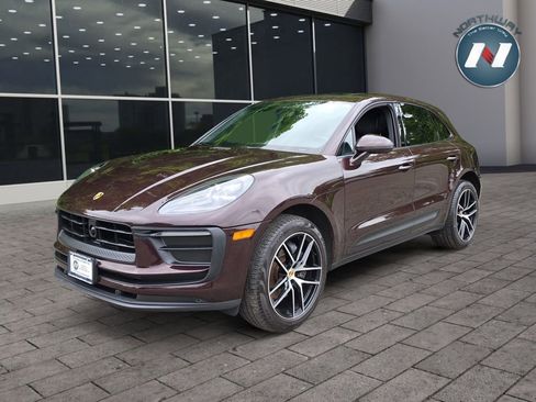 Used 2023 Porsche Macan AWD/4WD image 1