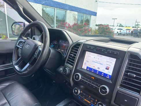 Used 2020 Ford Expedition Max XLT w/ Equipment Group 202A AWD/4WD image 12