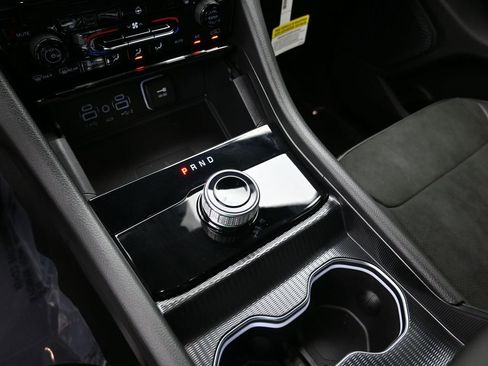 New 2025 Jeep Grand Cherokee Altitude AWD/4WD image 17