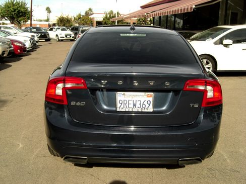 Used 2014 Volvo S60 T5 image 12