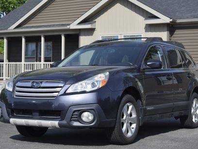 Used 2013 Subaru Outback 2.5i Limited w/ Moonroof Pkg
