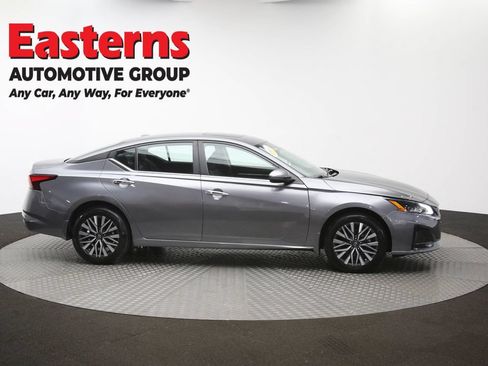 Used 2023 Nissan Altima 2.5 SV w/ SV Premium Package AWD/4WD image 46