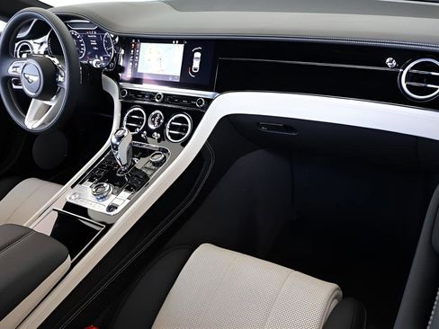 Used 2024 Bentley Continental GT V8 image 2