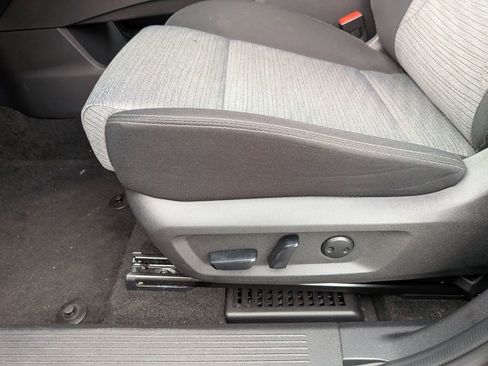 Used 2023 Nissan Rogue SV image 16