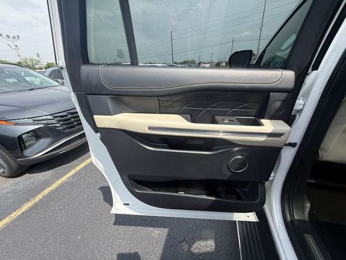 Used 2021 Ford Expedition Max Platinum AWD/4WD image 18