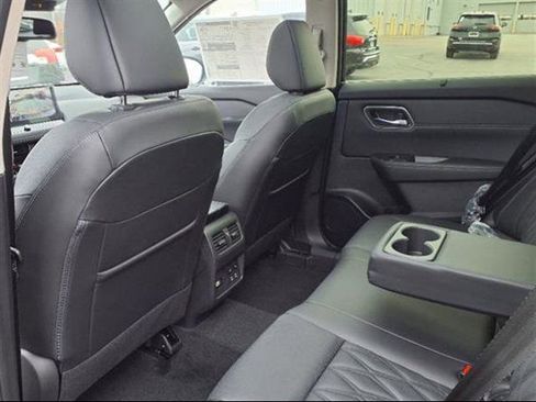 New 2025 Nissan Rogue Platinum w/ Tech Package image 19