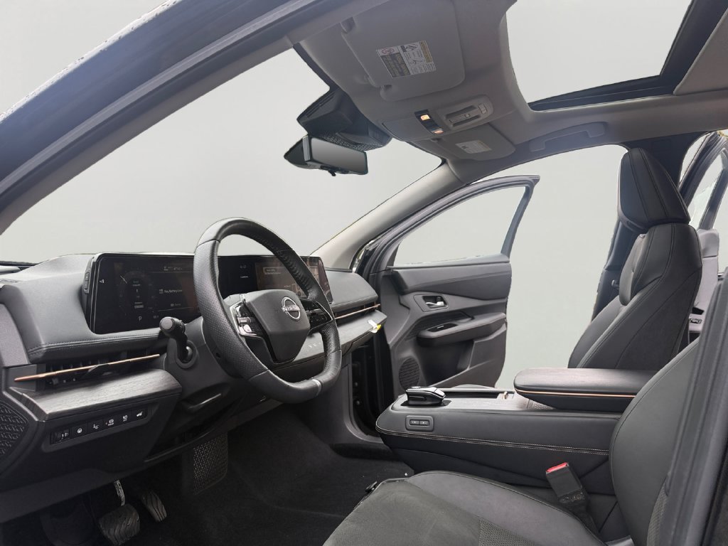 Used 2023 Nissan Ariya FWD image 9