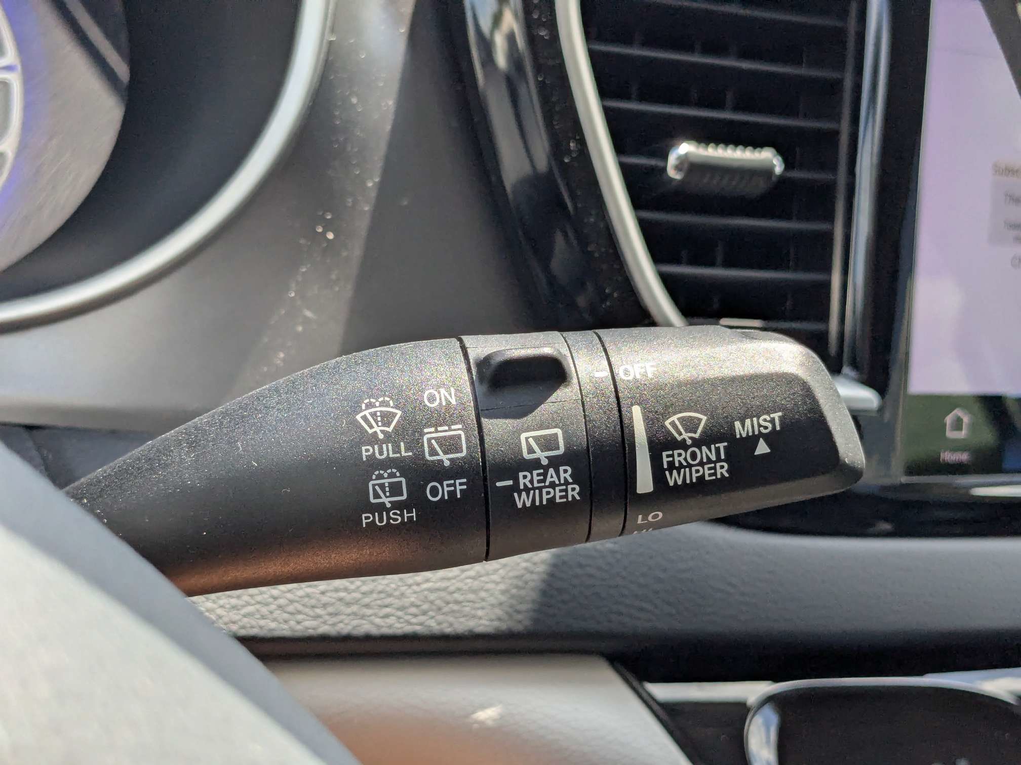 Used 2023 Chrysler Pacifica Touring-L FWD image 29
